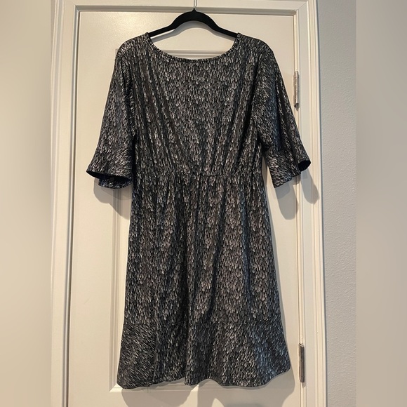 Chic Black and Silver  Midi Dress - Picture 5 of 5